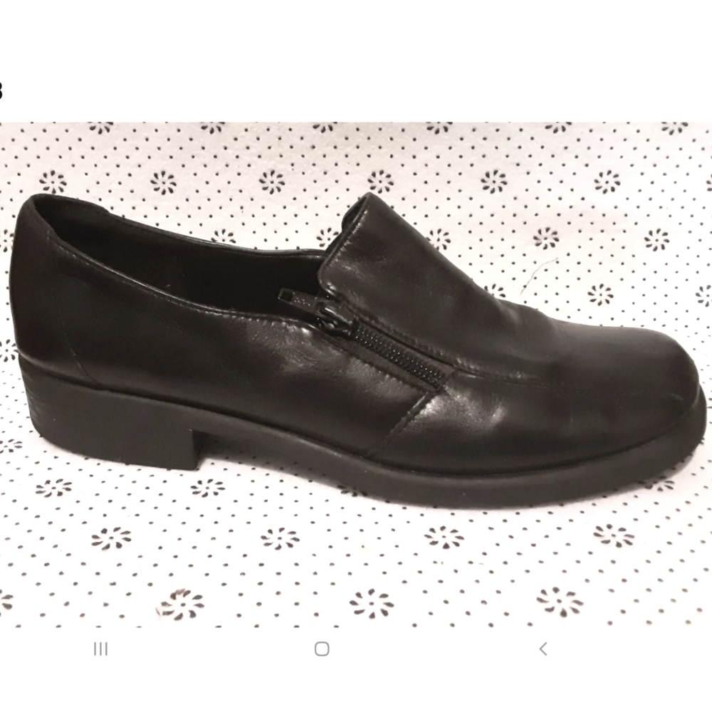 Naturalizer Black Loafers Shoes Low heel Zipper
